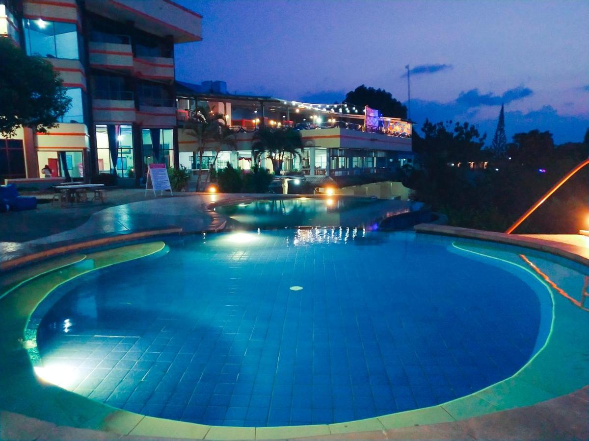 Bukit Kenari Hotel & Restaurant Parepare Kültér fotó